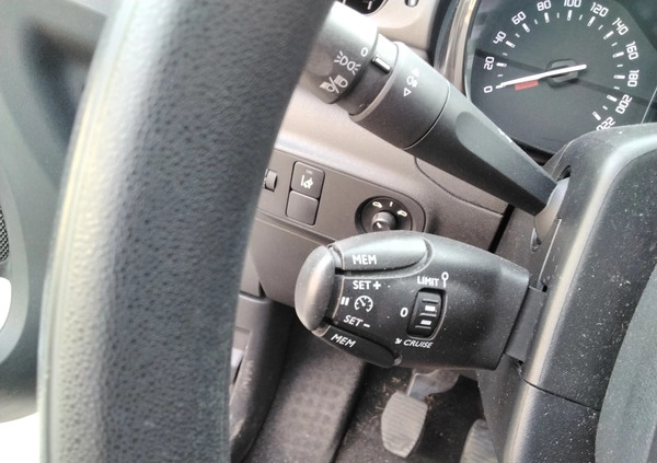 Citroen C3 cena 39900 przebieg: 117000, rok produkcji 2018 z Pińczów małe 137